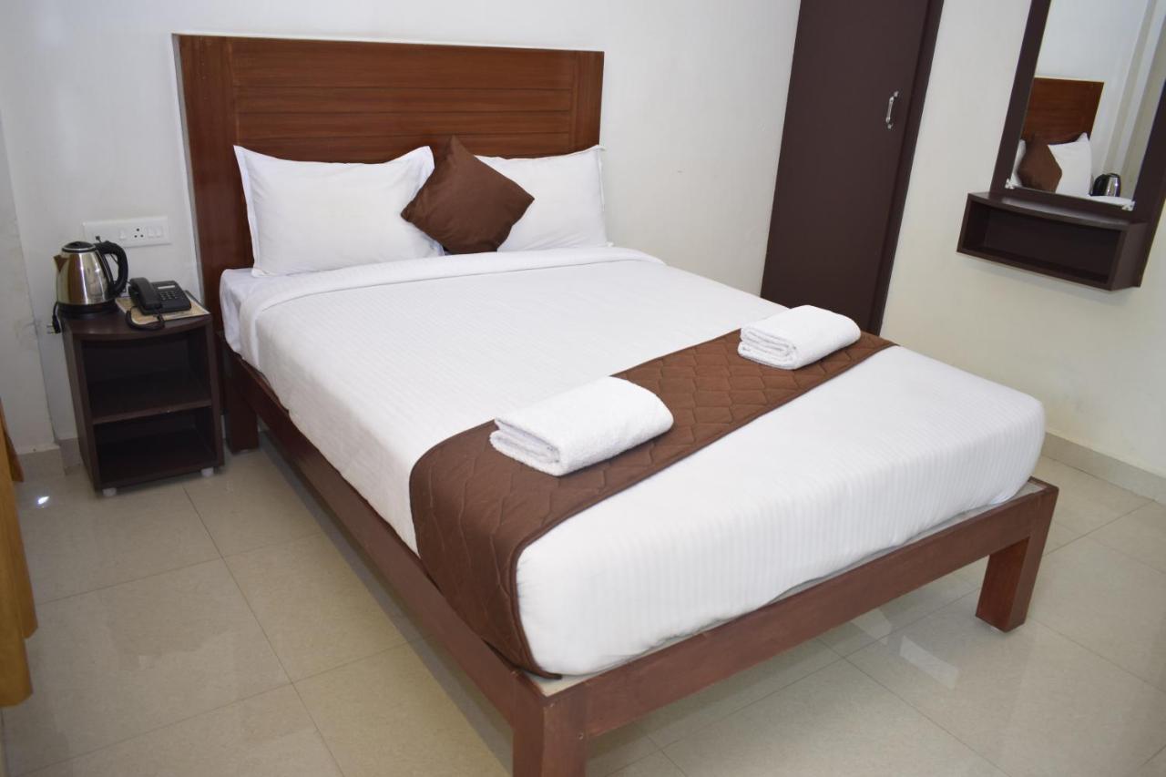 Rani Residency Hotel Puduccseri Kültér fotó