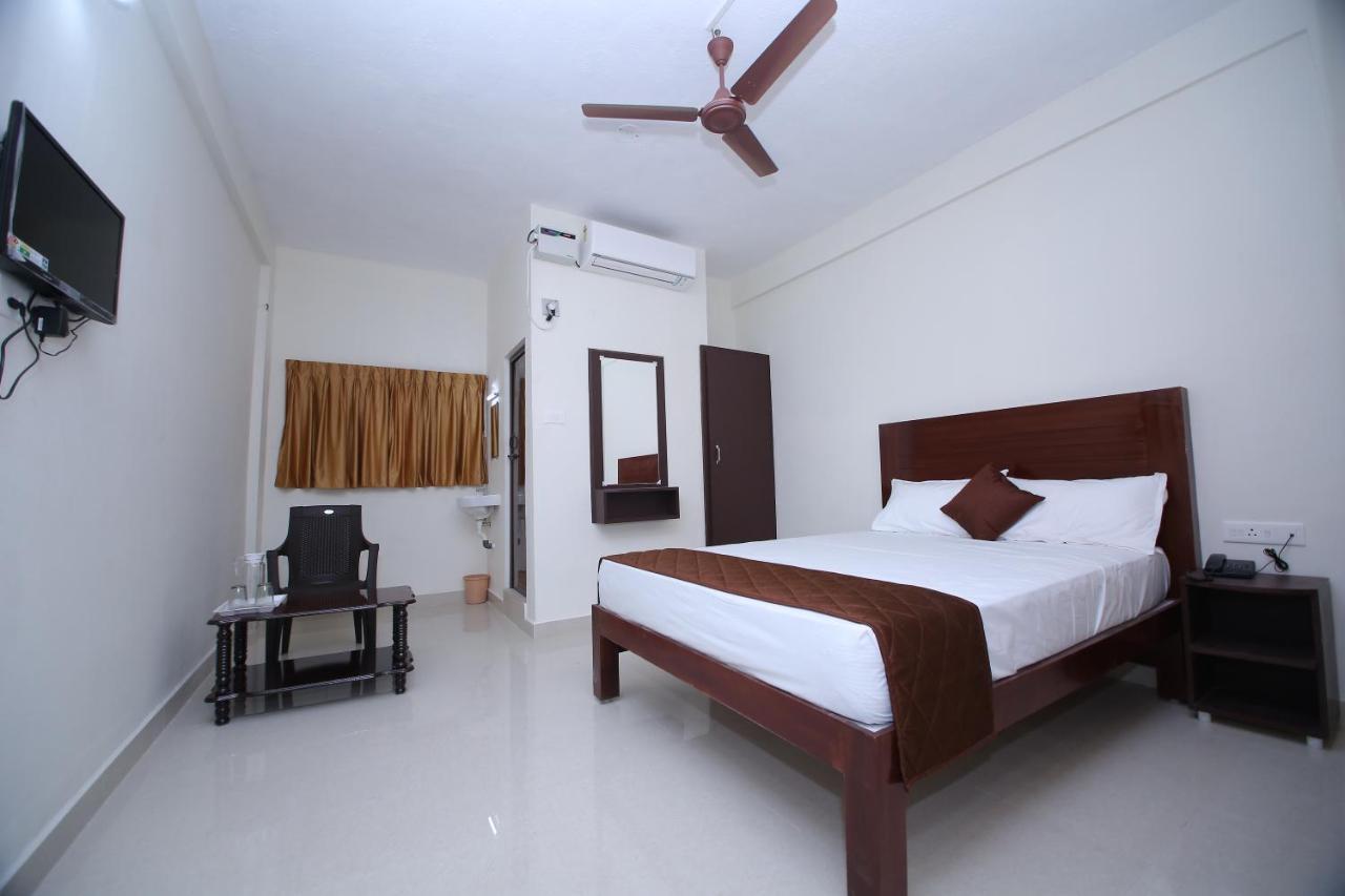 Rani Residency Hotel Puduccseri Kültér fotó
