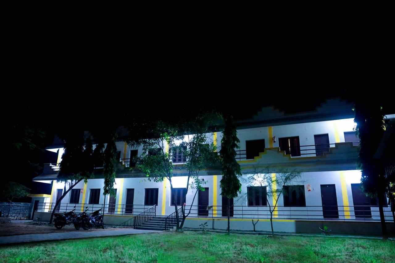 Rani Residency Hotel Puduccseri Kültér fotó