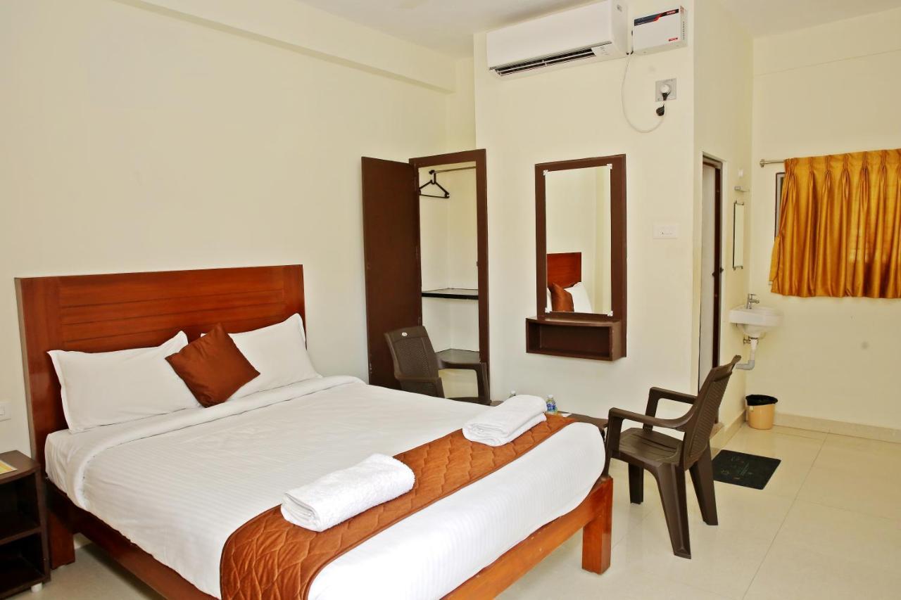 Rani Residency Hotel Puduccseri Kültér fotó