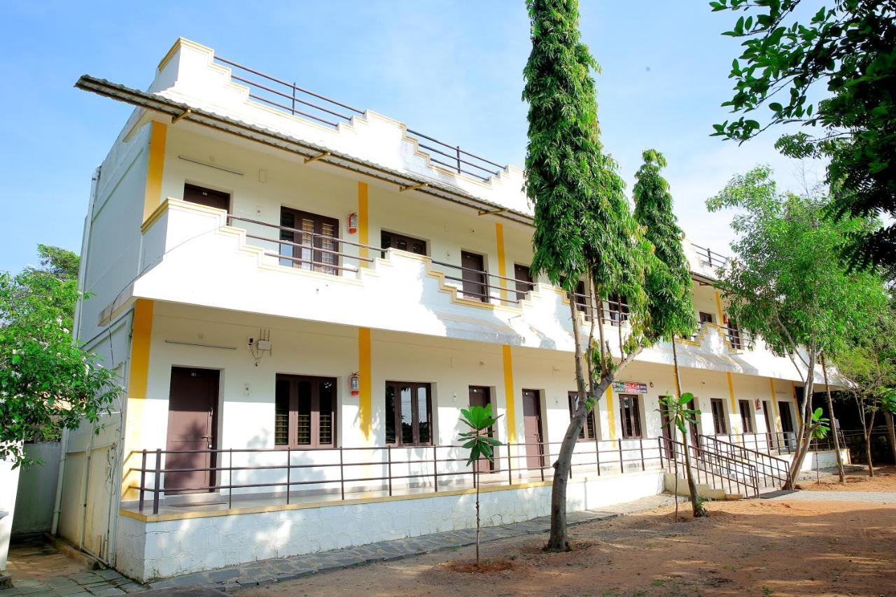 Rani Residency Hotel Puduccseri Kültér fotó