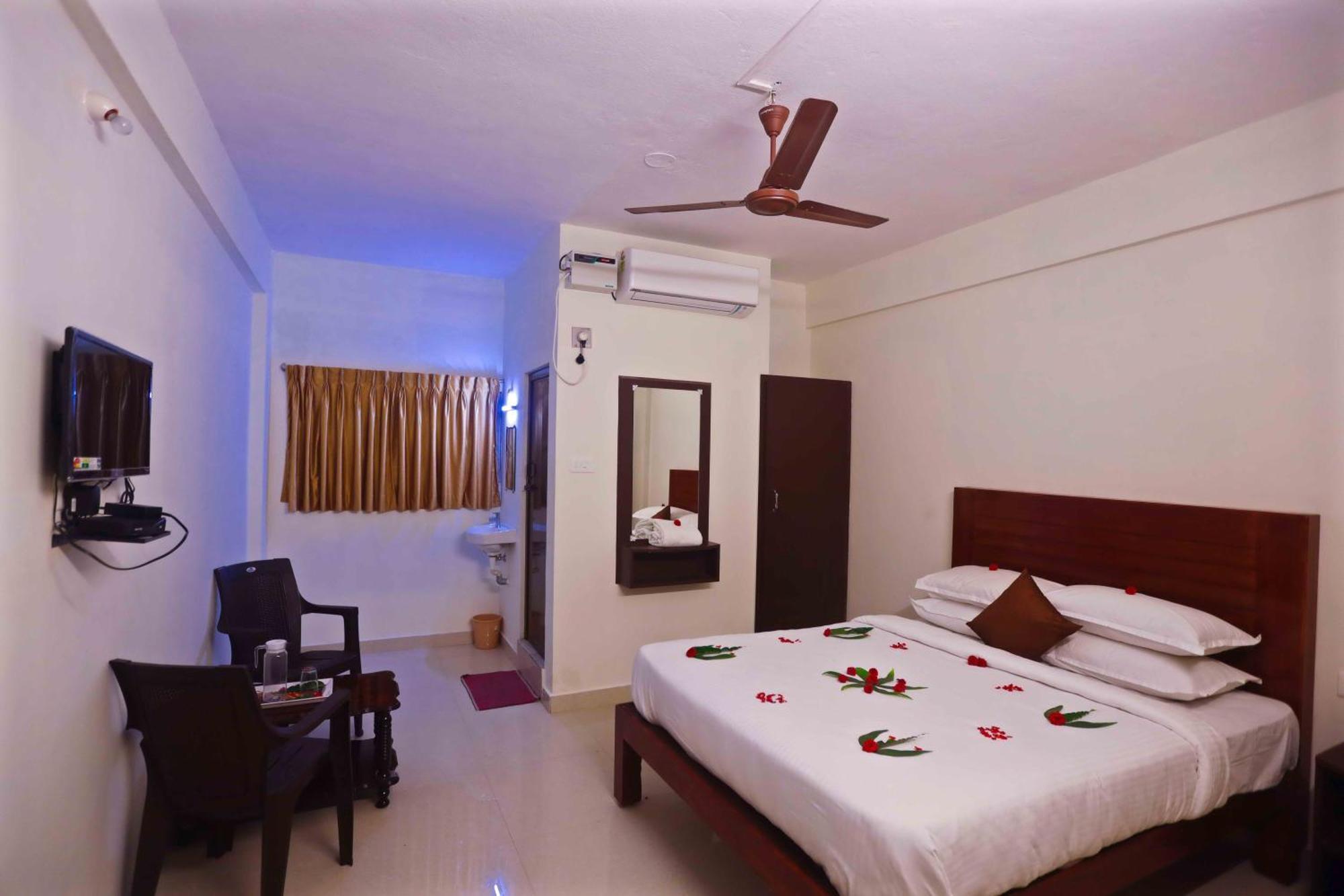 Rani Residency Hotel Puduccseri Kültér fotó