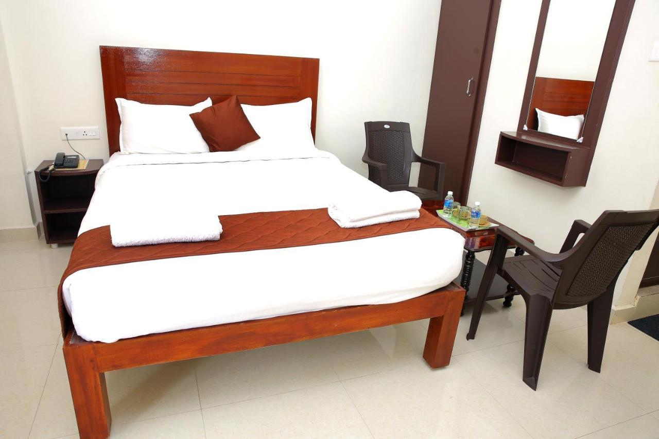 Rani Residency Hotel Puduccseri Kültér fotó