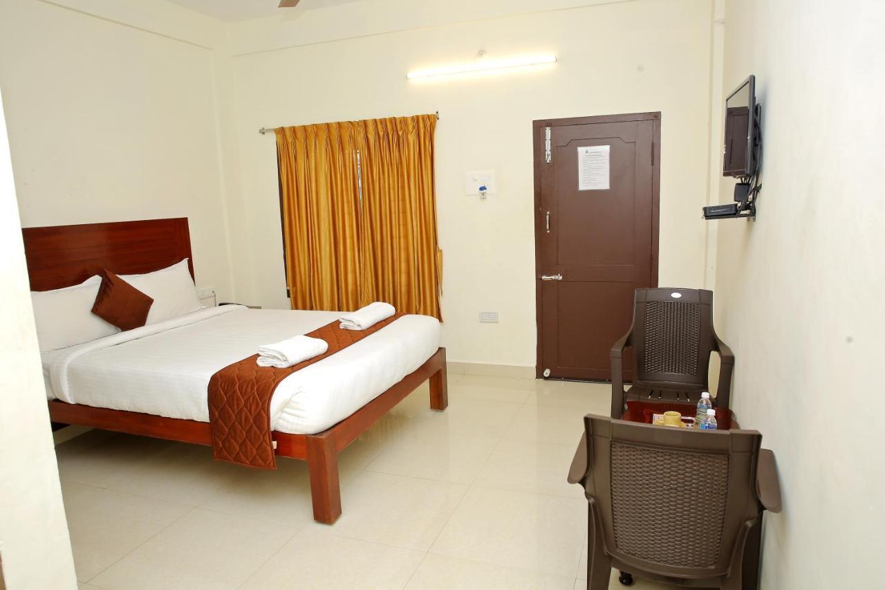 Rani Residency Hotel Puduccseri Kültér fotó