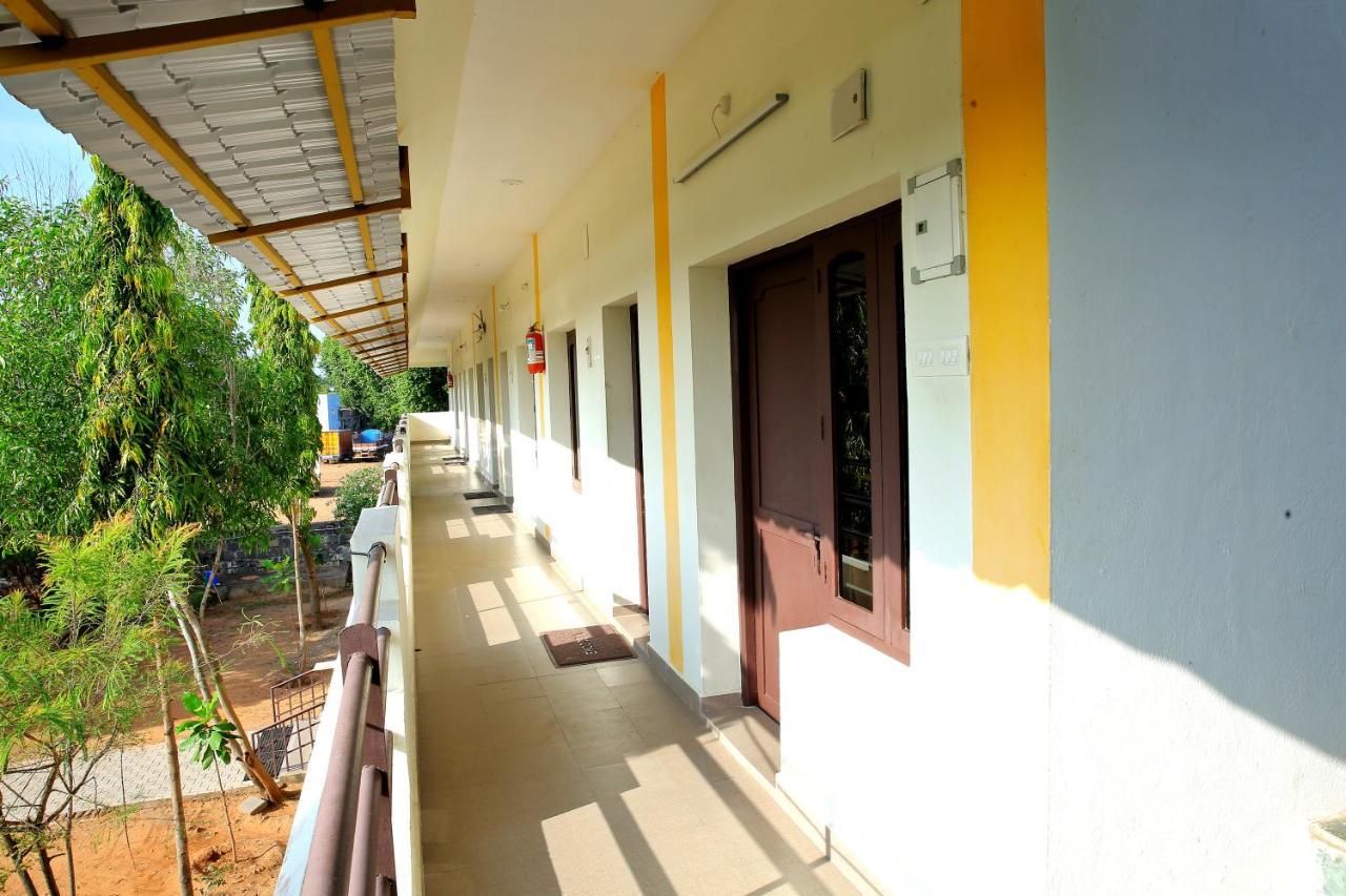 Rani Residency Hotel Puduccseri Kültér fotó